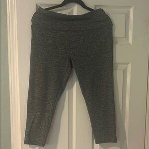 Zobha Charcoal Heather Cropped Leggings